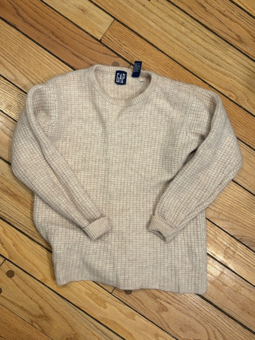 GAP Men's Light Cream Textured Crewneck Sweater vintage 90s Y2K lambswool medium